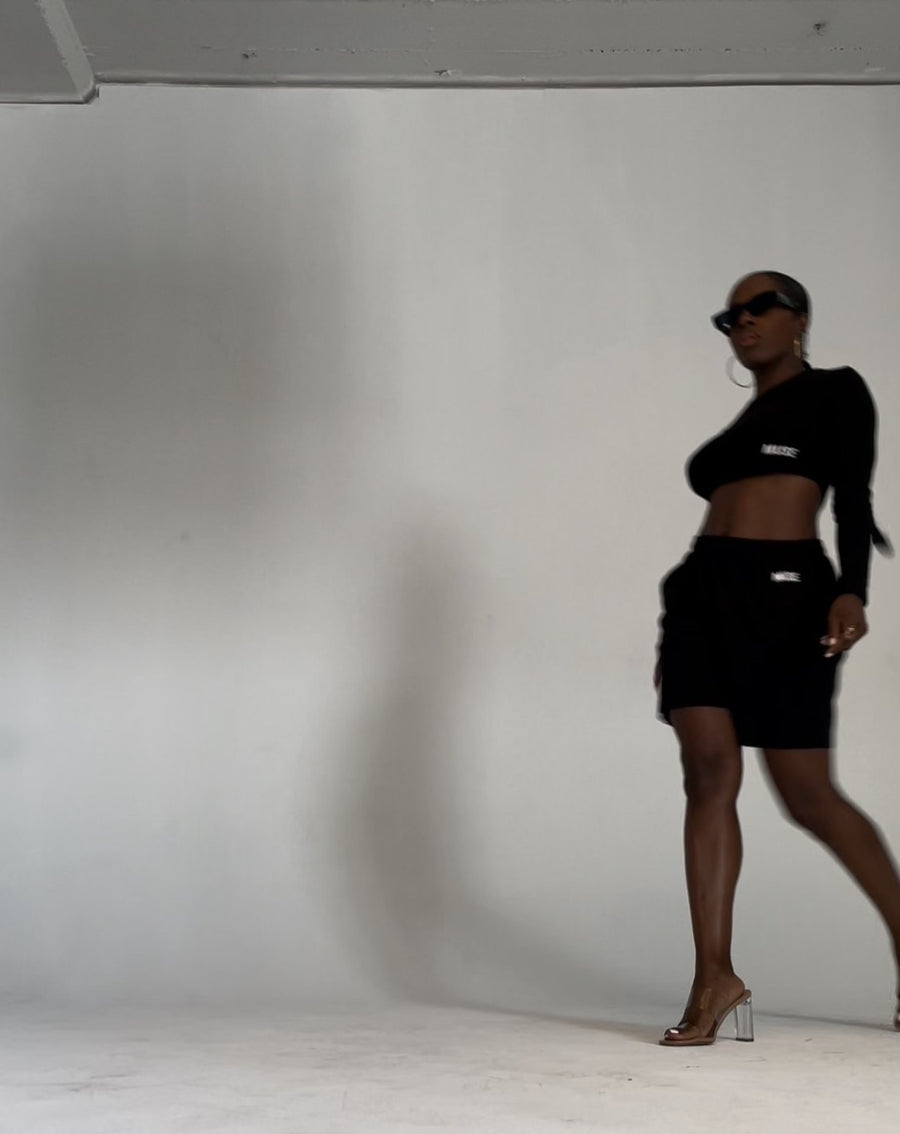 GTIA MUSE Long Sleeve Crop Tee